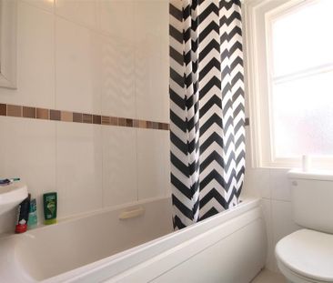 5 bedroom terraced house to rent - Photo 3