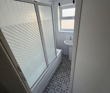 3 Bed Detached House, Queen Elizabeth Road, E17 - Photo 6