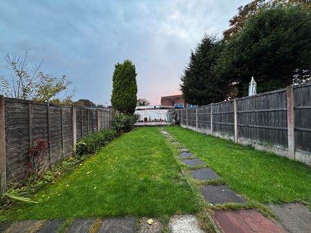 3 bedroom terraced house to rent - Photo 3