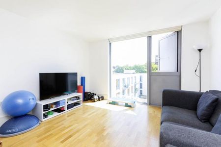 2 bed 2 bath property within a beautifully designed development in highbury - Photo 2