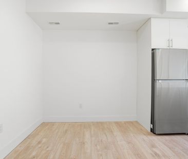 For Lease - 6638 Mcleod Road Unit# 317, Niagara Falls, Ontario - Photo 4