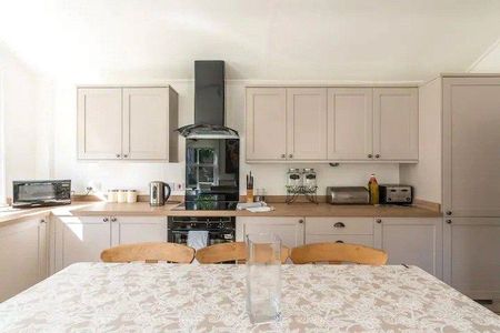 3 bedroom detached house to rent - Photo 4