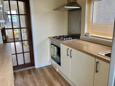 3 bedroom property to rent - Photo 4