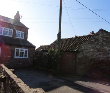 2 bedroom end of terrace house to rent - Photo 5