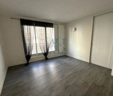 Location Appartement 4 pièces 92m² PARIS 10ème - Photo 3
