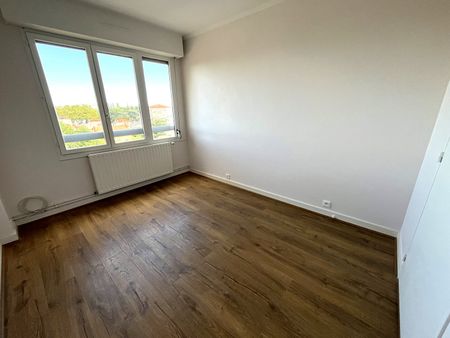Appartement T2 Bron à louer - Photo 4