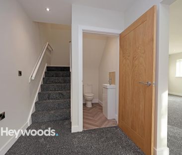 4 bedroom detached house to rent - Photo 3