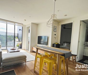 Modern 2-Bedroom Apartment in the Heart of Hawthorn East - Photo 5