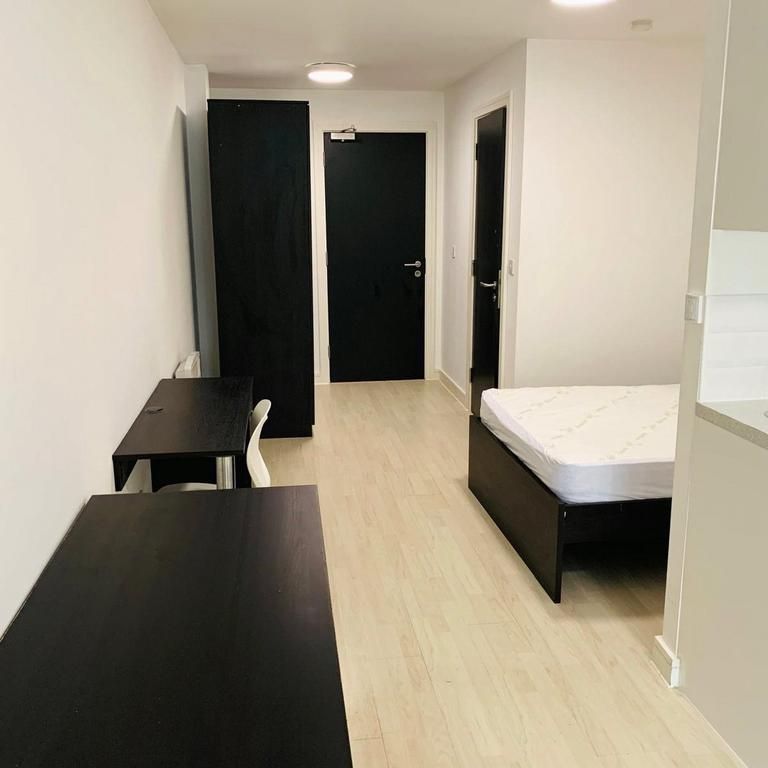 Studio to rent - Photo 1