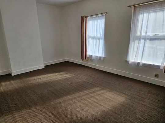 3 Bed Terraced House, Wimborne Road, LU1 - Photo 1