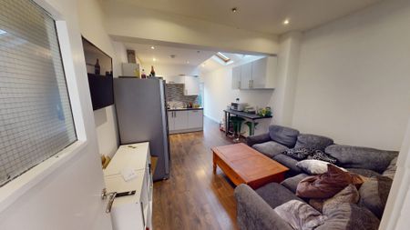 293 Warwards Lane Selly Oak - Photo 2