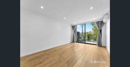 Elevated Modern Living – Gas Bill Included - Photo 4