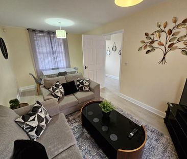 3 bedroom semi-detached house to rent - Photo 1