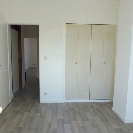 Appartement À Louer 2 Pièces , 37 M² - Photo 3