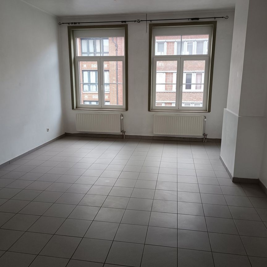 Appartement - à louer - - Photo 1