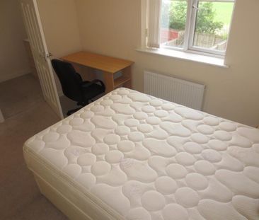 2 bedroom Flat To Let - Photo 6