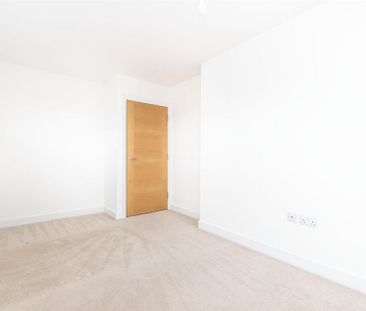 2 bedroom end of terrace house to rent - Photo 4
