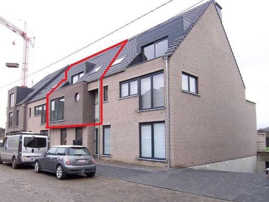 Luxueuze 3 slaapkamer duplex. Met grote garage en kelderberging. - Photo 1