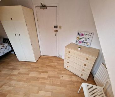 13 bedroom house share to rent - Photo 2