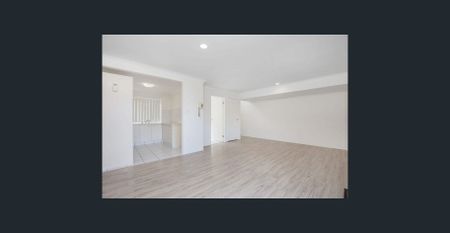 Two story spacious townhouse with two bedrooms - Photo 3