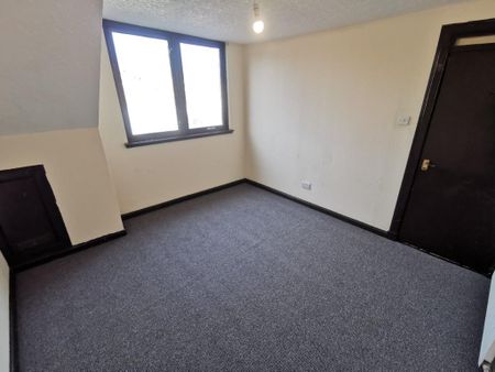 3 bedroom flat to rent - Photo 5