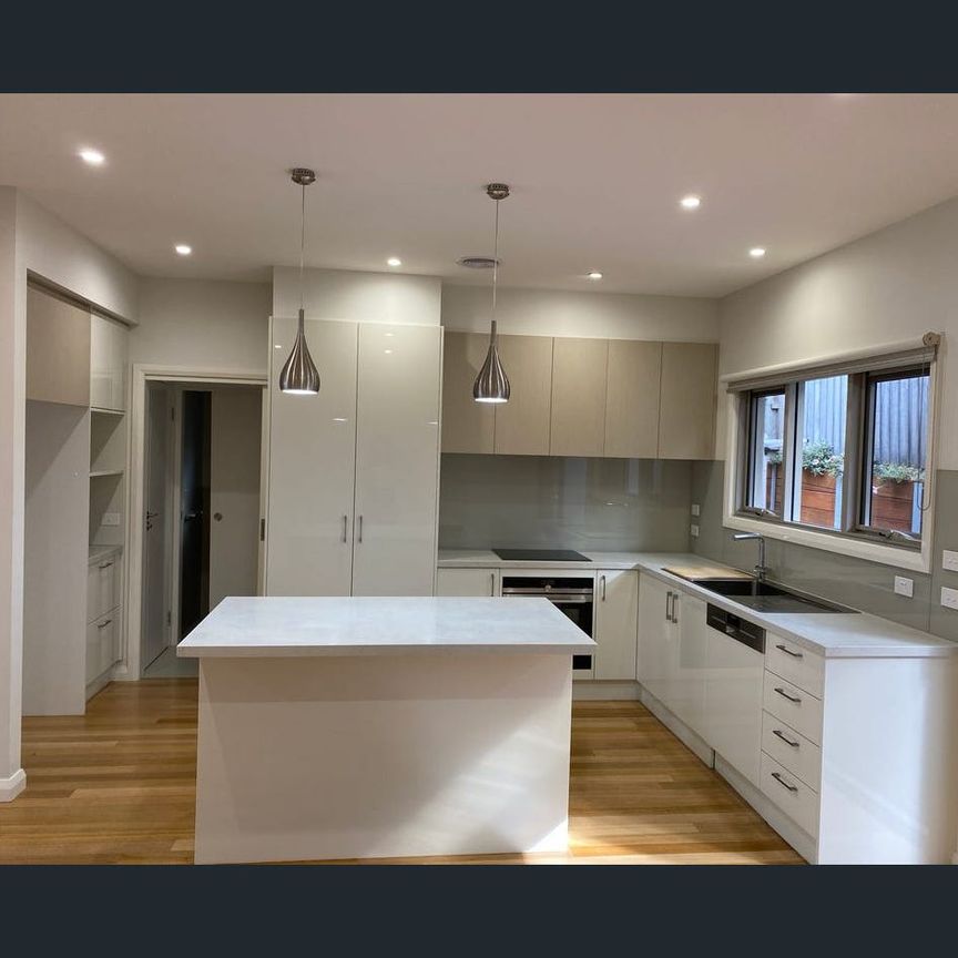 Beautiful Townhouse In The Perfect Location - Photo 1