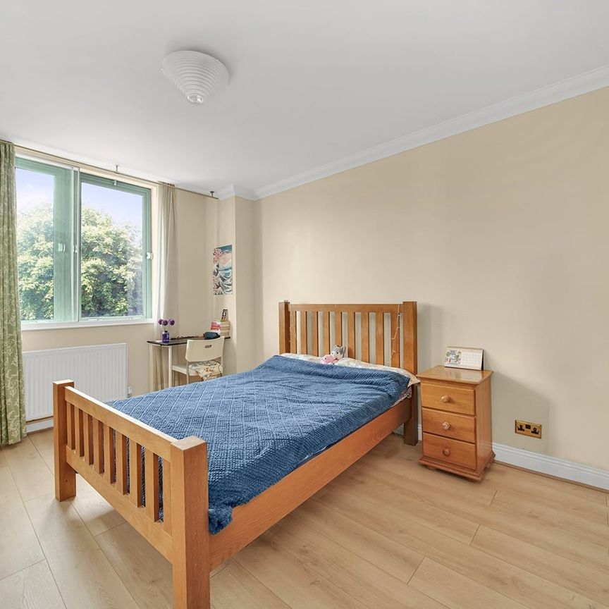 2 Bed Flat, Jubilee Heights, NW2 - Photo 1