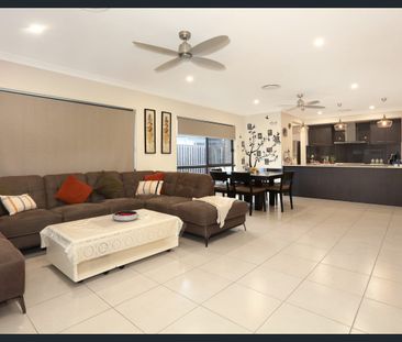 Magical Metricon Home - Photo 3