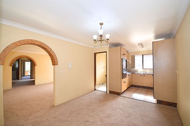 Beautifully Presented 2 Bedroom Unit - Photo 1