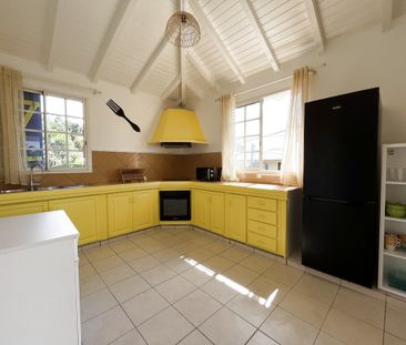 Location Appartement 4 pièces 90m² LAMENTIN 97129 - Photo 6