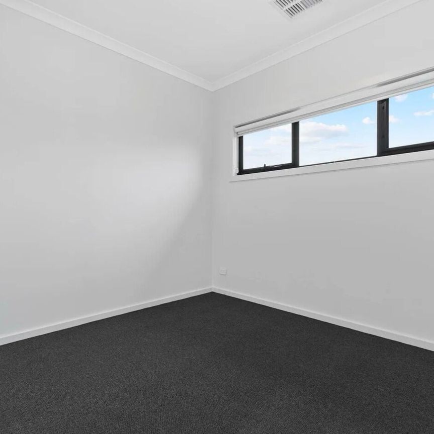 Windsor Gardens - Photo 1