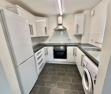 Short Stairs - Photo 4