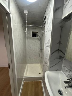 2 Bed Flat, Katherine Road, E6 - Photo 1