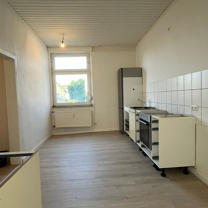 Helle Wohnung mit Charme - neu renoviert mit Küche - Photo 1