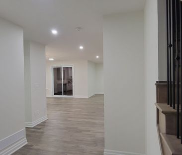 For Lease - 2520 BUROAK Drive, London North, Ontario - Photo 2