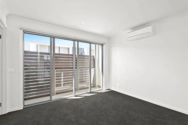 Contemporary living in Great Location - Photo 1