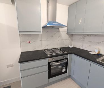 2 bedroom maisonette to rent - Photo 4