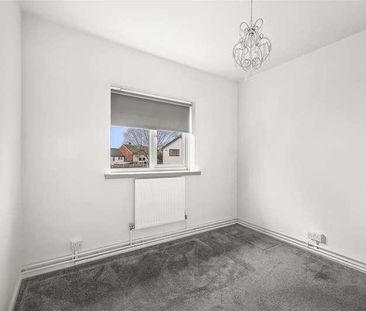 Centre Avenue, Epping, CM16 - Photo 2