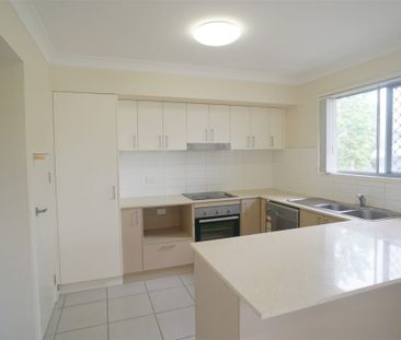 Corner Townhouse in Calamvale - Photo 2