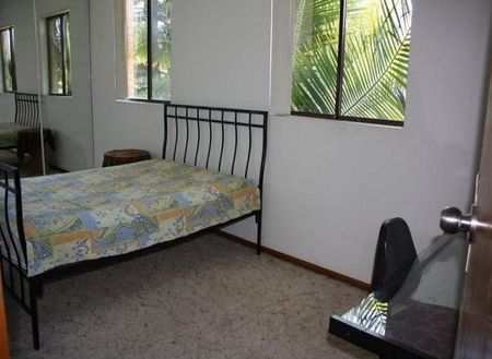 Spacious 4 Bedroom Home - Photo 2