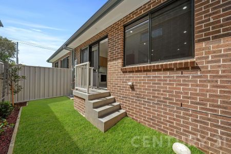 Beautiful Brand-New Terrace Home – Modern Living in Central Minto - Photo 5