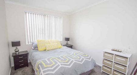 Takanini - Addison Park - Modern Spacious Townhouse - Photo 2