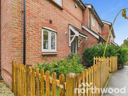 2 bedroom terraced house to rent - Photo 4