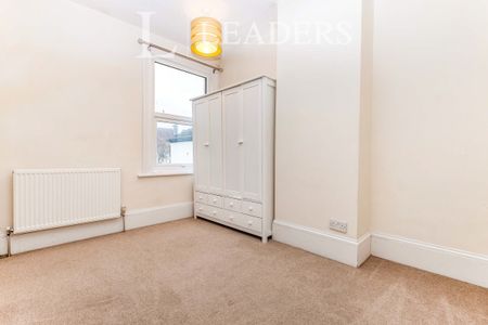 3 bedroom house to rent Stanley Road, Worthing, BN11 - Photo 5