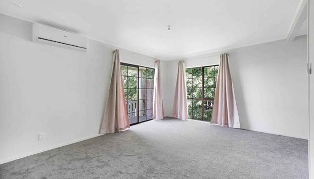 3 Bedroom House with Water Views! - Photo 1