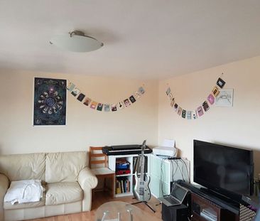 2 Bed Flat, Burns Road, S6 - Photo 2