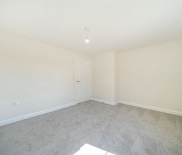 Southwold Drive, Peterborough, Hampton Beach - Photo 4