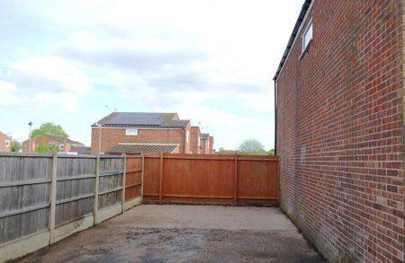 3 bedroom end of terrace house to rent - Photo 5