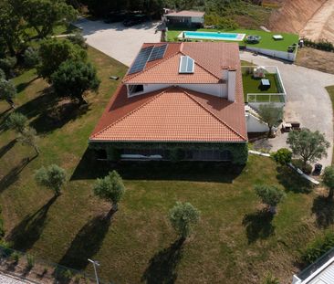 Detached villa with heated pool in Leiria - Photo 4
