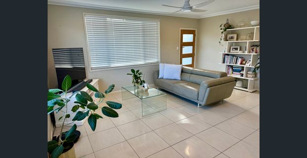 Family Home in Quiet Cul-de-sac - Photo 1